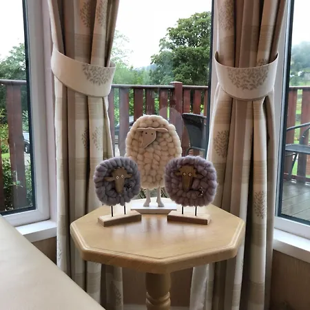 Throstles Nest, Spectacular Views, Dog Friendly * Troutbeck Bridge