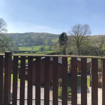 Throstles Nest, Spectacular Views, Dog Friendly * Troutbeck Bridge